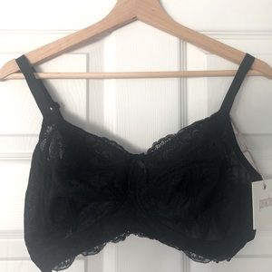 Beautiful Black Lacy No-Underwire Bra